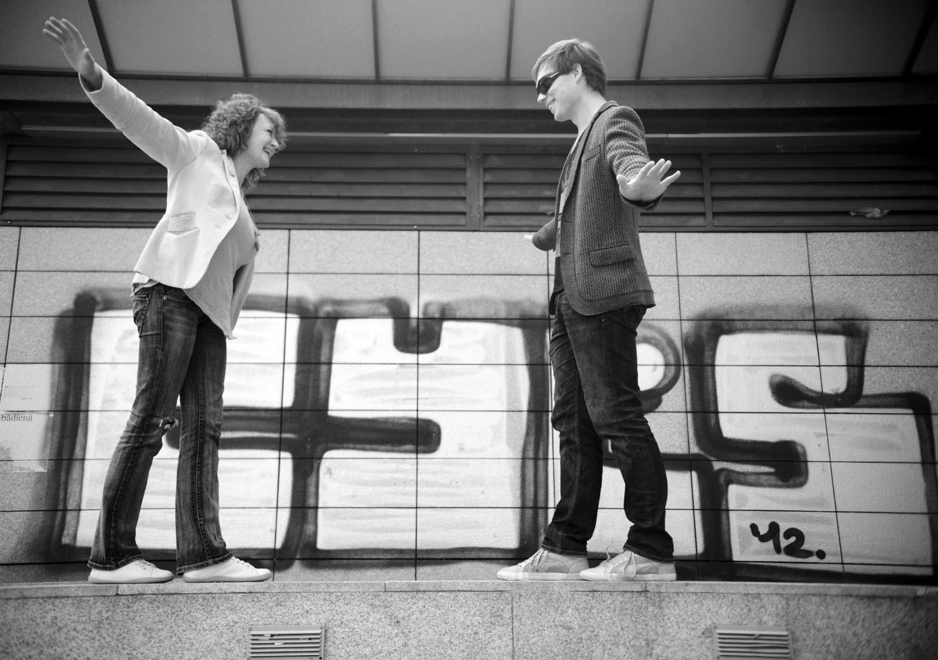 Menas vs komercija