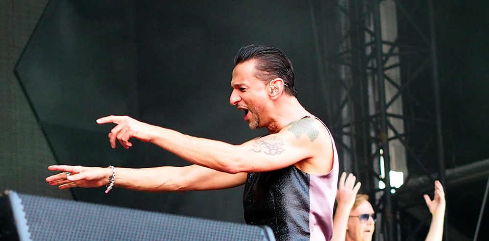 „Depeche Mode“ išskrido, bet žadėjo sugrįžti (apžvalga ir koncerto foto)