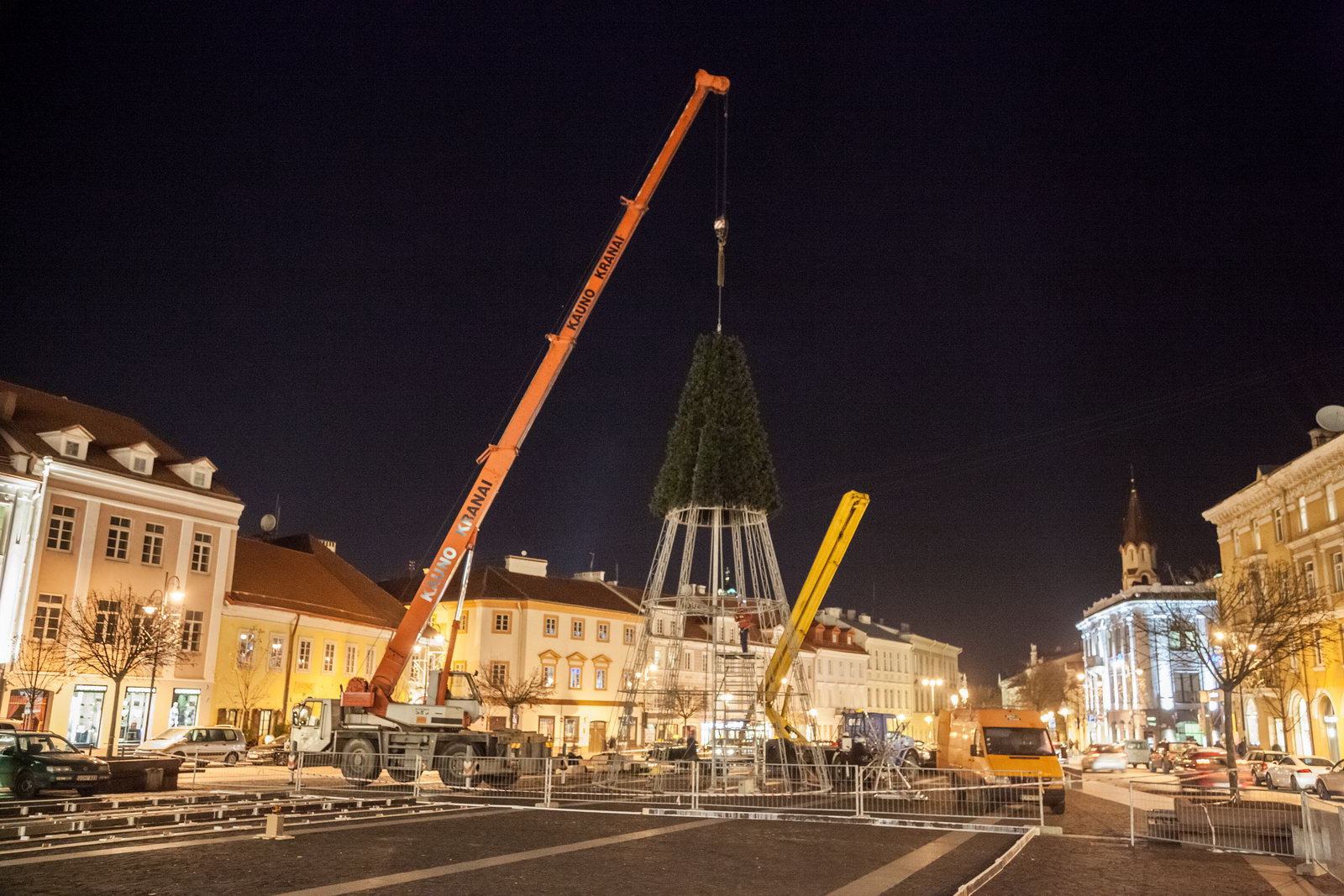 Per didžiąsias metų šventes – Kalėdų miestelis Katedros aikštėje, stebuklinga trimatė pasaka, 20 šventinių renginių